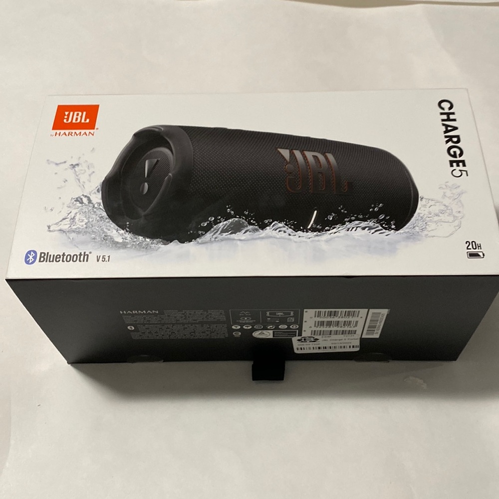 Selling JBL! Charge5 speaker. Brand-JBL!,Size-9in tall,and 5in wide,Color- black